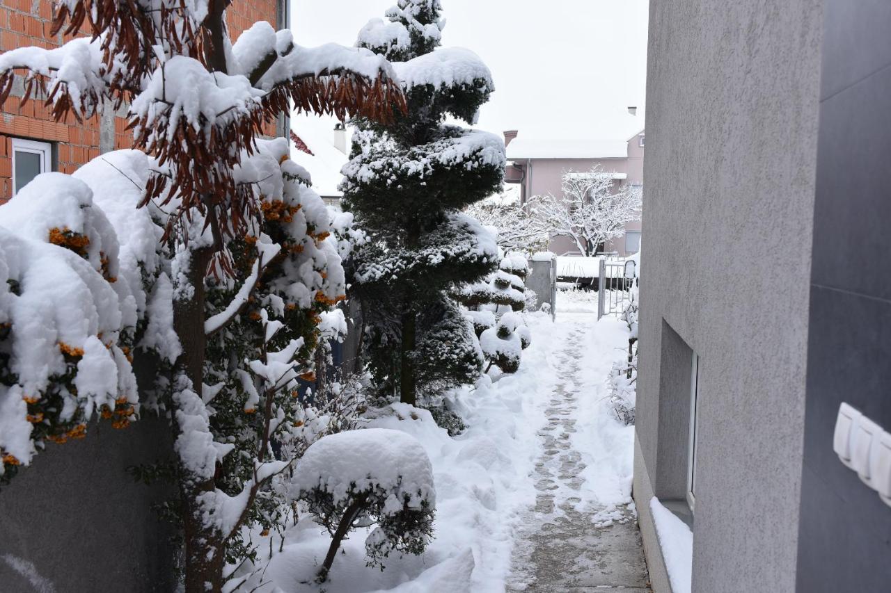 Blue House Apartment Ni Dış mekan fotoğraf